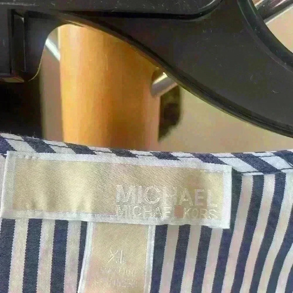 Micheal kors Women’s stripped top size xl - Picture 2 of 4